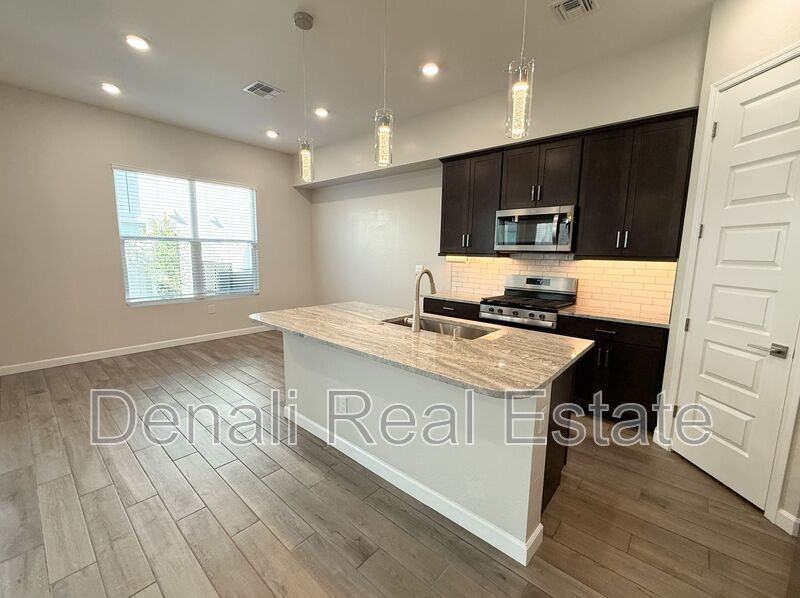 17050 N 50th Pl - Photo 6 of 33