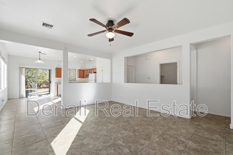 907 E Catkins Pl - Photo 3 of 31