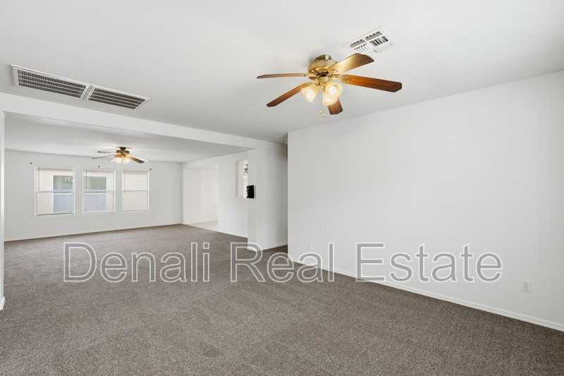 8123 S Sunny Horizon Pl - Photo 3 of 33