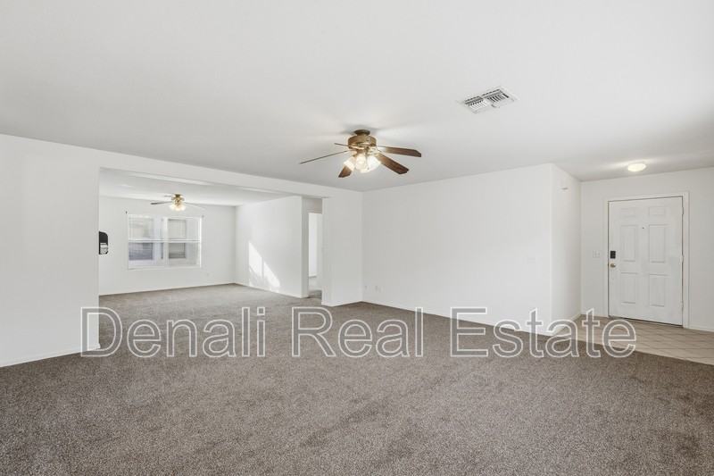 8123 S Sunny Horizon Pl - Photo 5 of 33