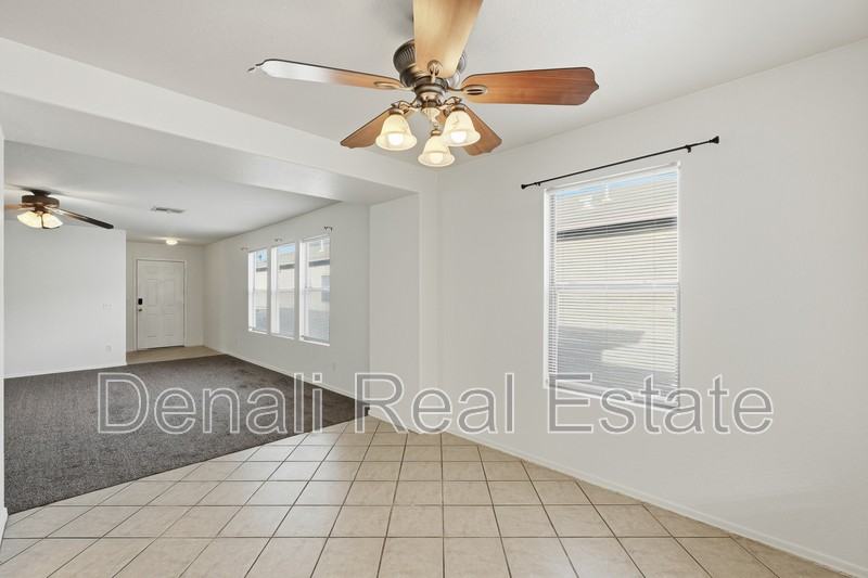 8123 S Sunny Horizon Pl - Photo 6 of 33