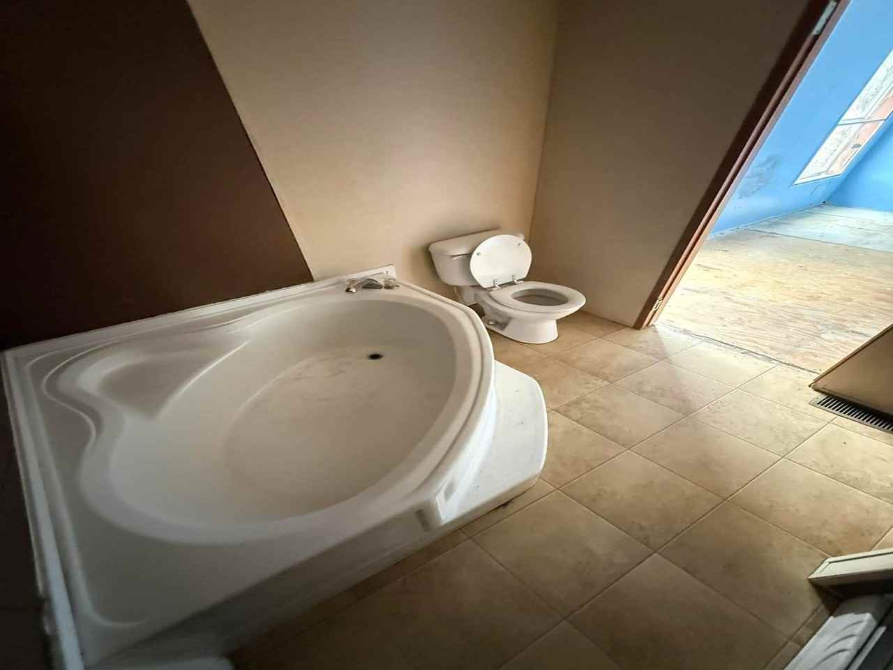 105 Wells Ave - Photo 2 of 19