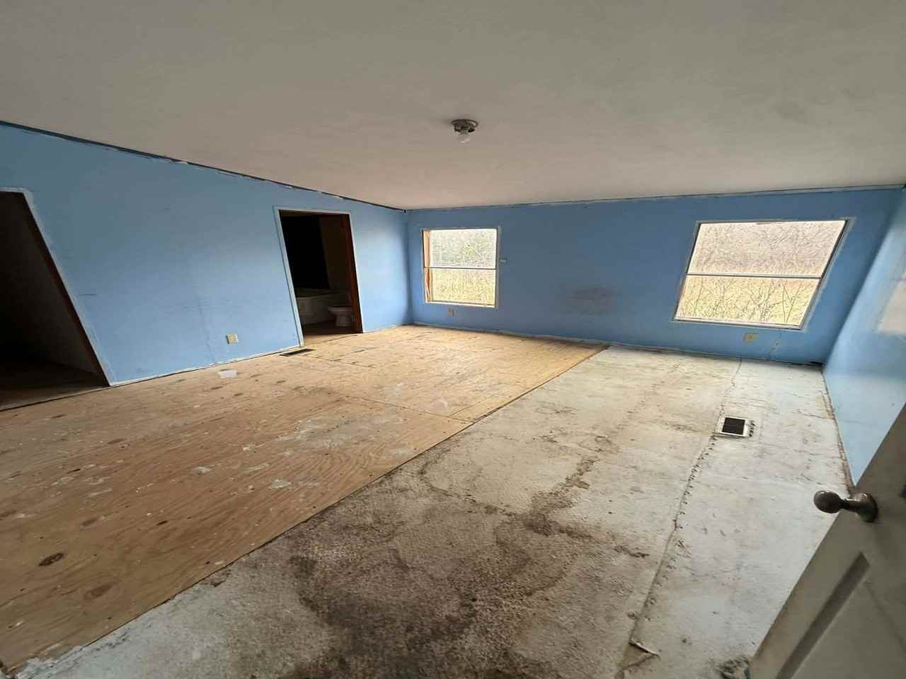 105 Wells Ave - Photo 5 of 19