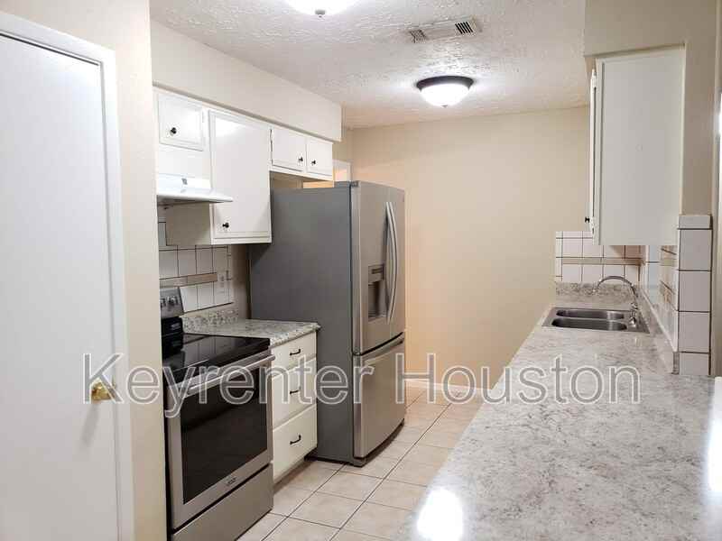 23419 Verngate Dr - Photo 4 of 18