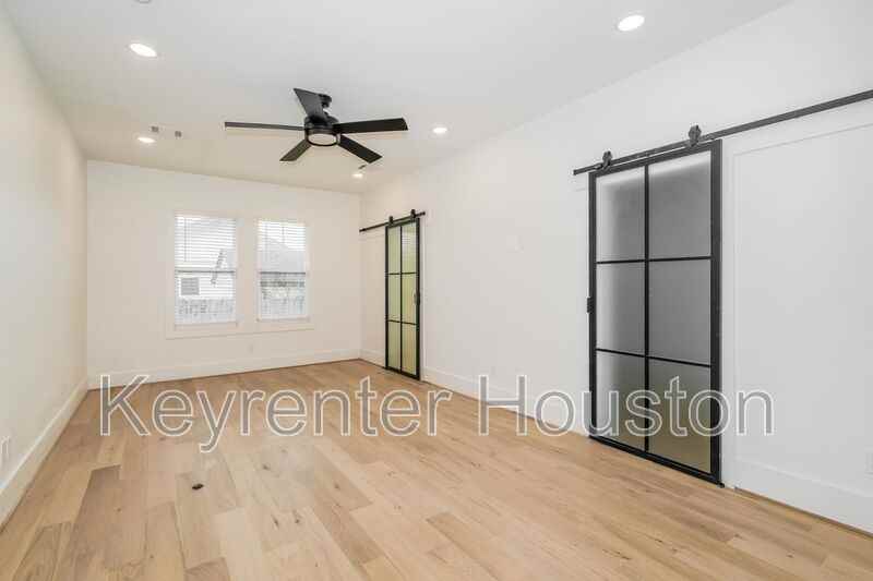 231 Grace St - Photo 6 of 15