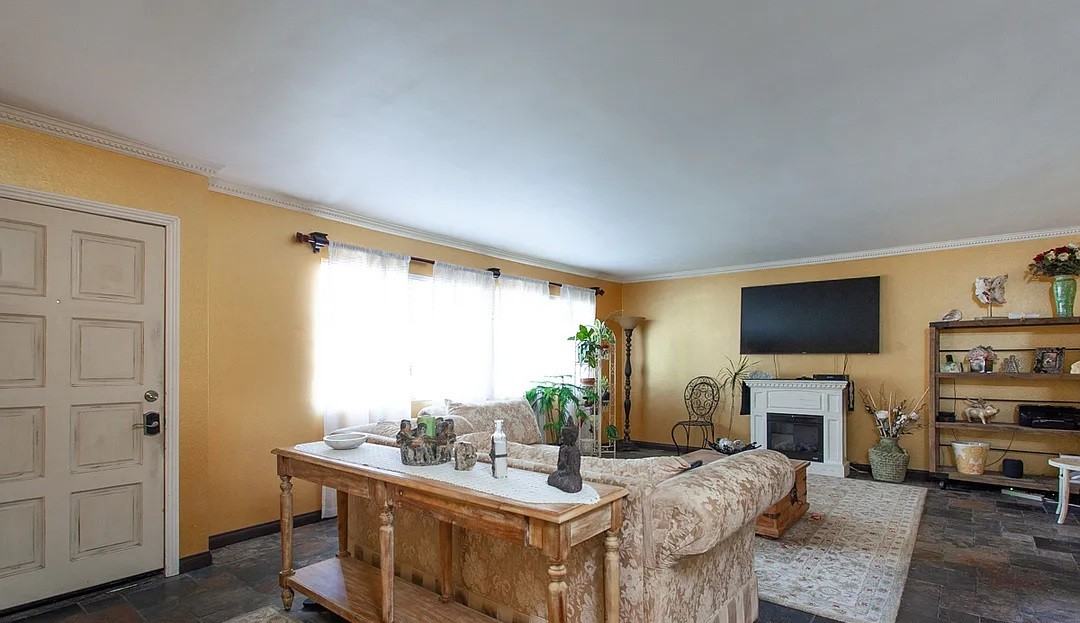 5354 Lindley Ave - Photo 6 of 9