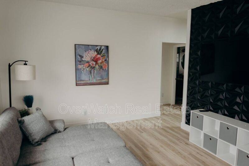 3007 W 33rd Ave #4 - Photo 2 of 9