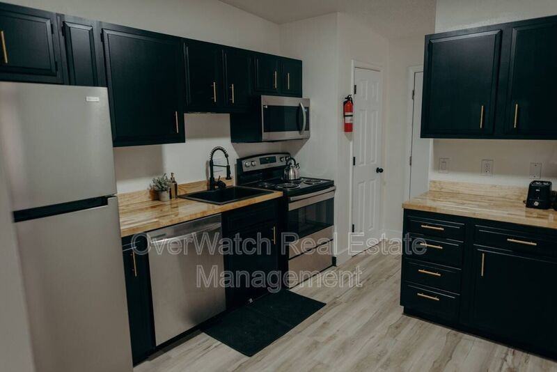 3007 W 33rd Ave #4 - Photo 4 of 9