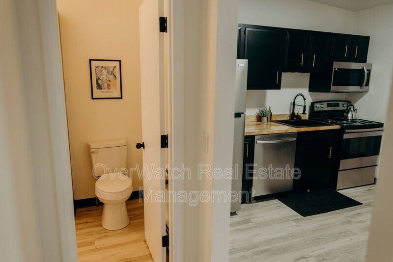 3007 W 33rd Ave #4 - Photo 7 of 9