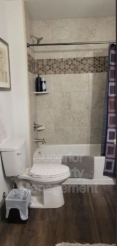 824 9th St #D - Photo 4 of 21