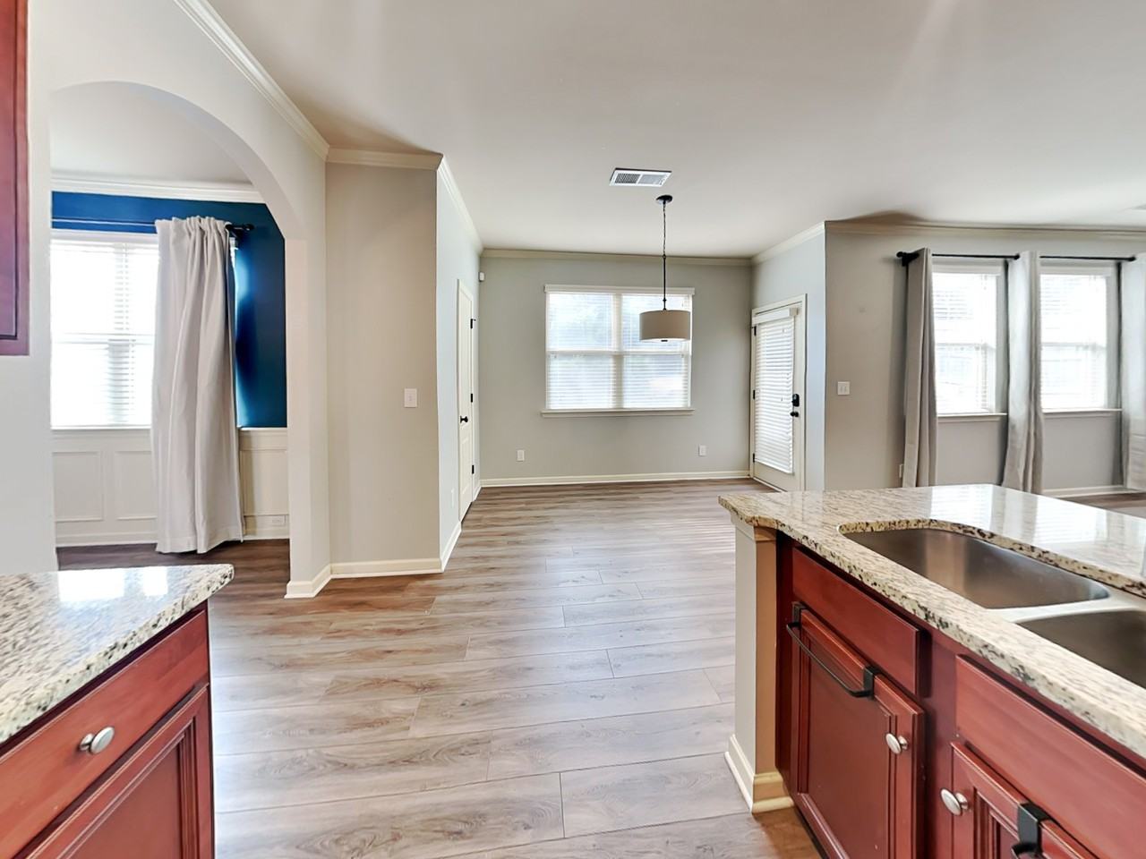 5015 Groover Dr Se - Photo 4 of 21