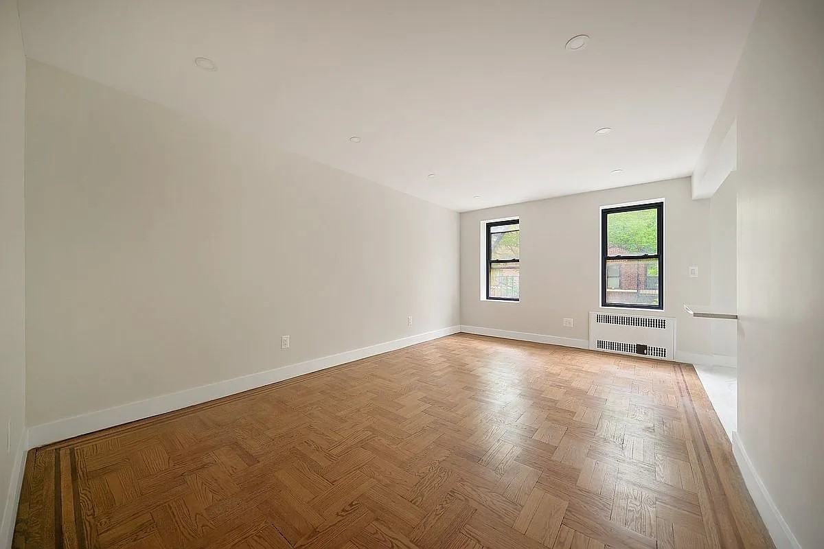 4112 41St St - Photo 4 of 16