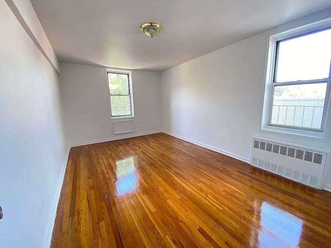 6311 Queens Blvd - Photo 7 of 11