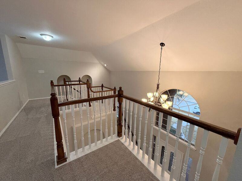 2405 Hopkins Dr - Photo 5 of 21