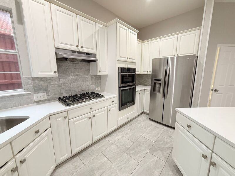 2405 Hopkins Dr - Photo 7 of 21