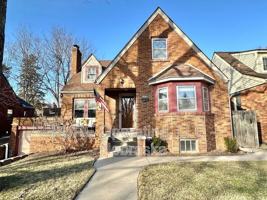 featured image of 4928 N Happy Hollow Blvd