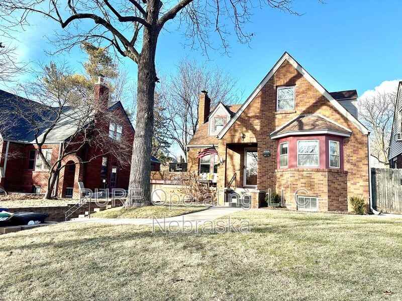 4928 N Happy Hollow Blvd - Photo 2 of 48