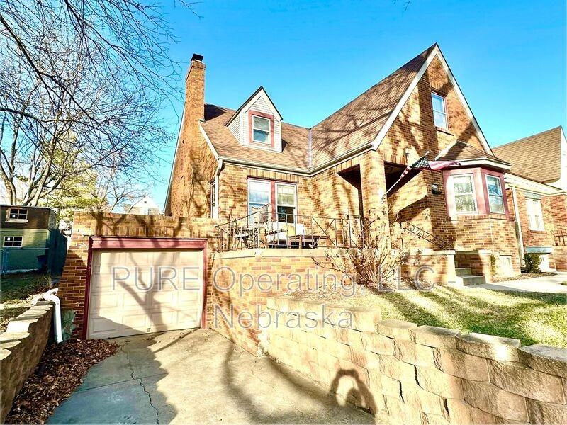 4928 N Happy Hollow Blvd - Photo 3 of 48