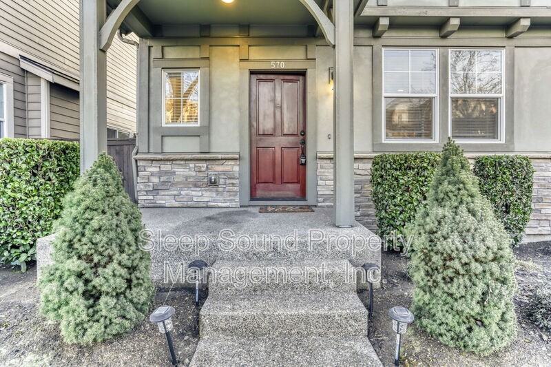 570 Sw 201st Ave - Photo 3 of 17