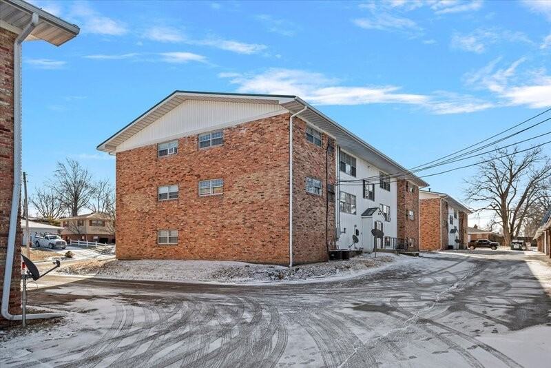 103 S Elder Ln - Photo 6 of 9