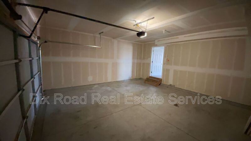 2167 Pine Valley Dr - Photo 4 of 17