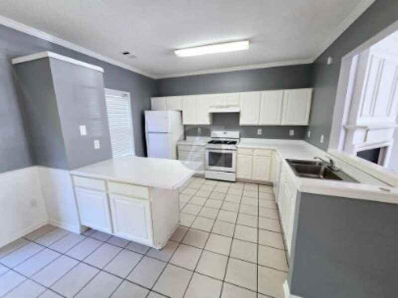 9165 Nesbit Ferry Rd #15 - Photo 3 of 16