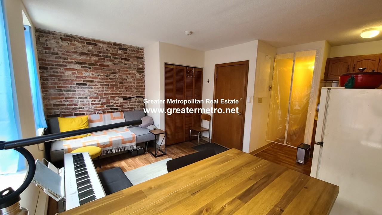 45 Charter St #3 - Photo 4 of 10