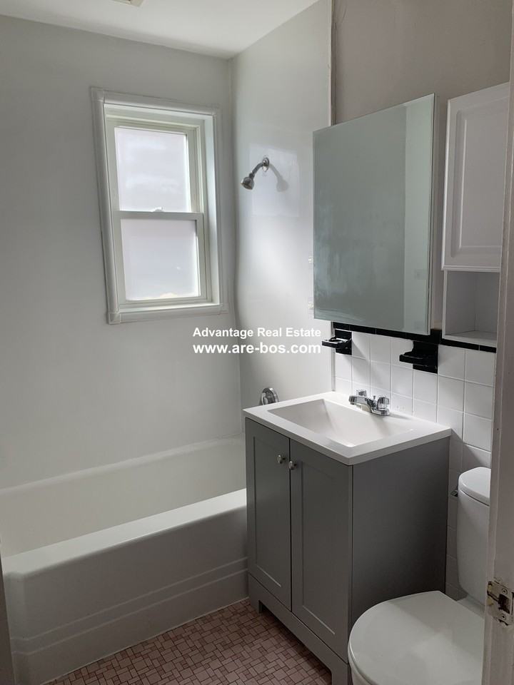 60 Prentiss St #1 - Photo 3 of 31