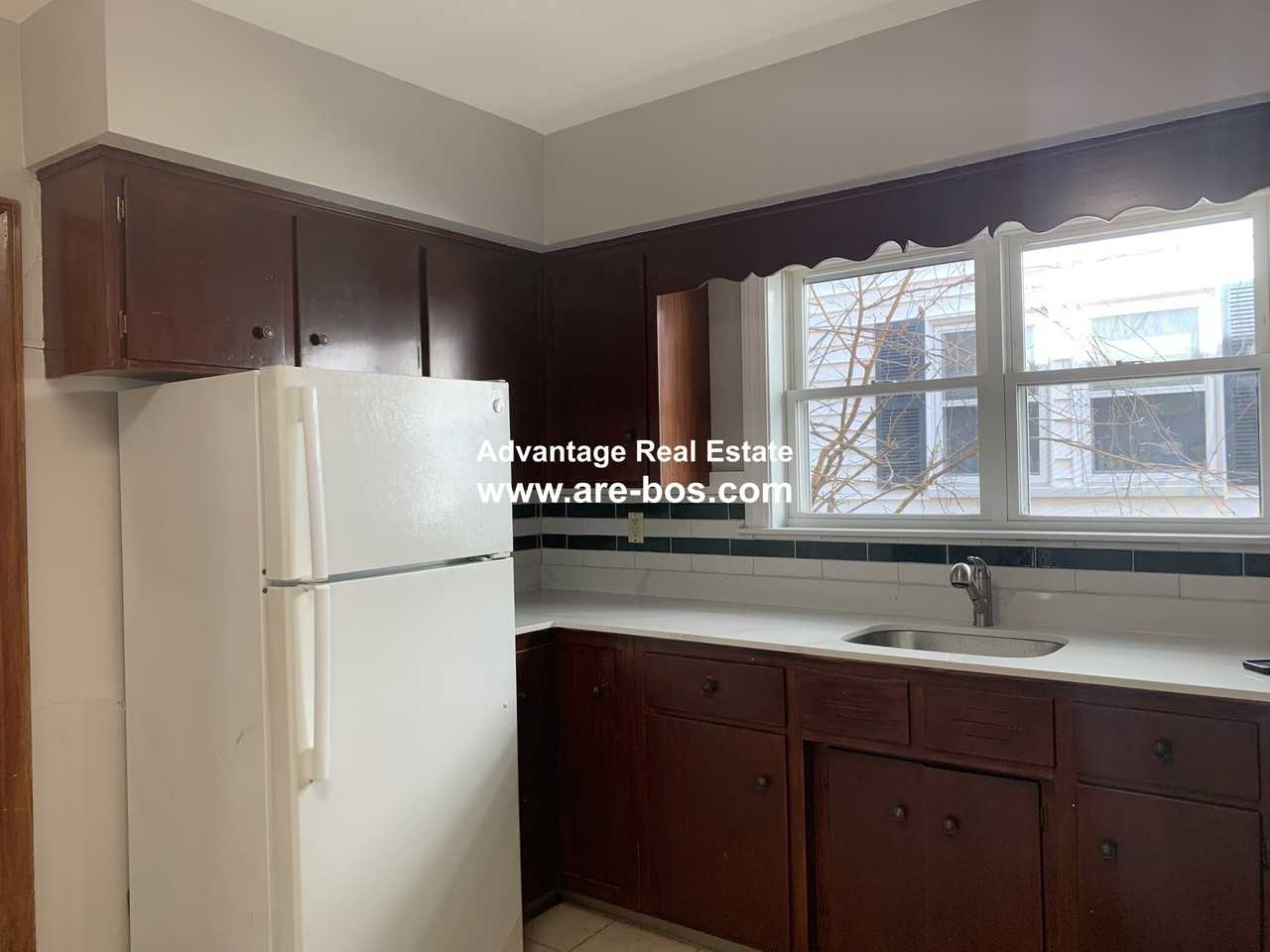 60 Prentiss St #1 - Photo 7 of 31