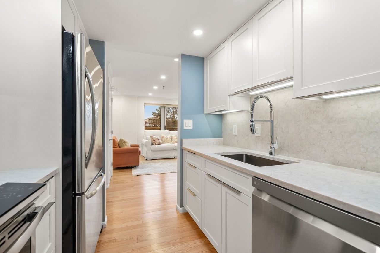 20 Webster St #201 - Photo 4 of 25