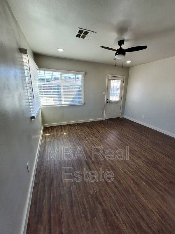 4248 N 12th St #5 - Photo 2 of 6