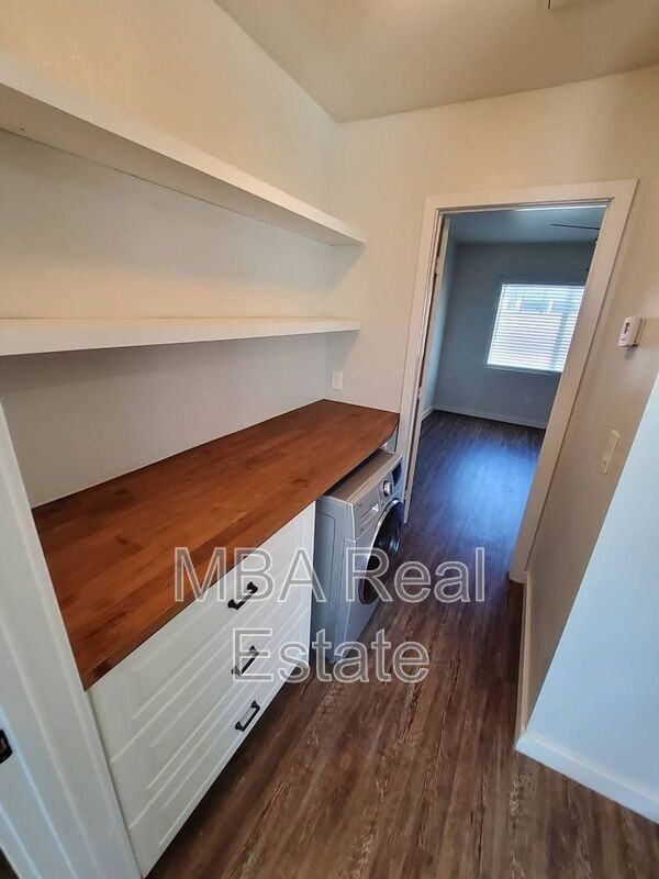 4248 N 12th St #5 - Photo 5 of 6