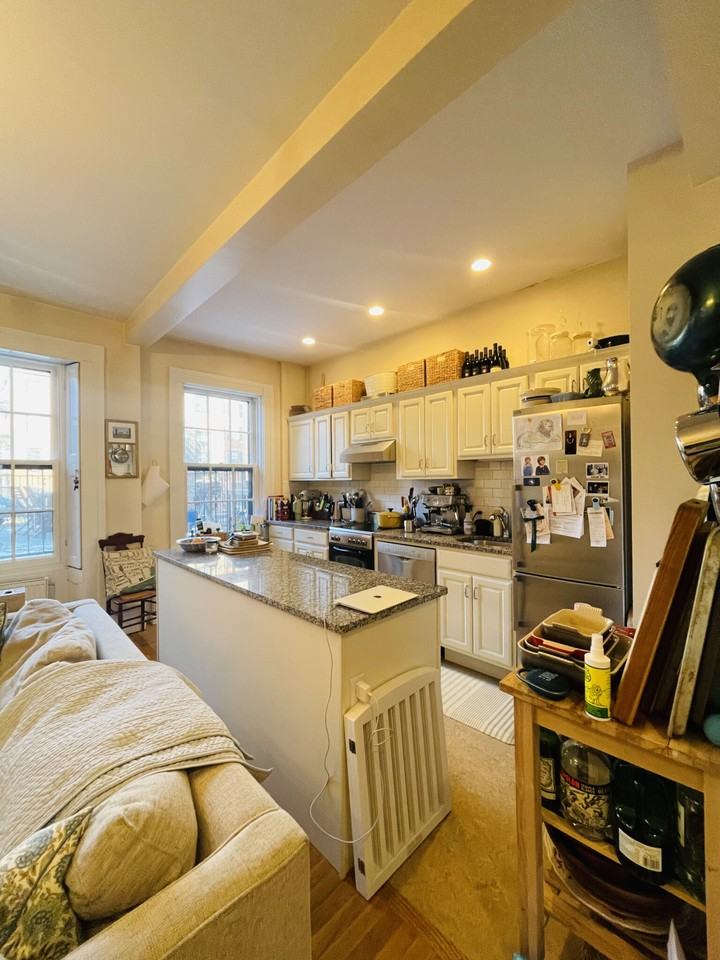 105 Pinckney St #4 - Photo 3 of 17