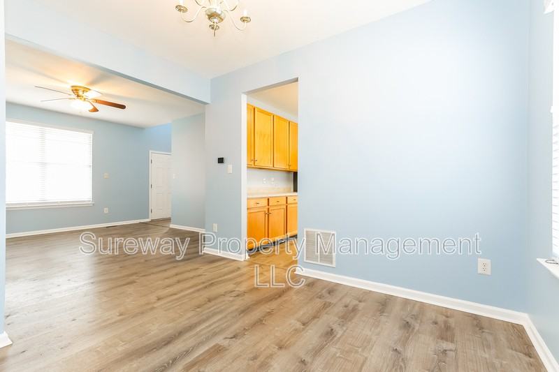 317 Upas Ave - Photo 5 of 20