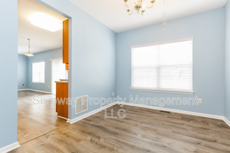 317 Upas Ave - Photo 6 of 20