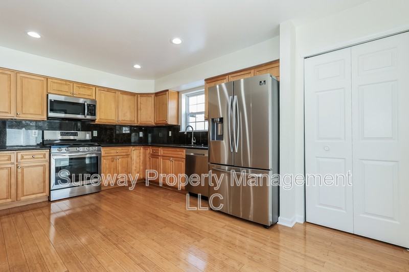 18 Leighton Dr - Photo 7 of 25