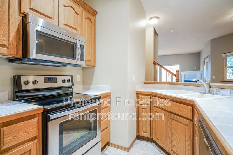 2623 Ne Rocky Butte Rd - Photo 2 of 34
