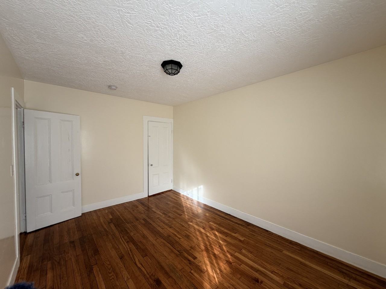 16 Franklin Pl #1R - Photo 6 of 9