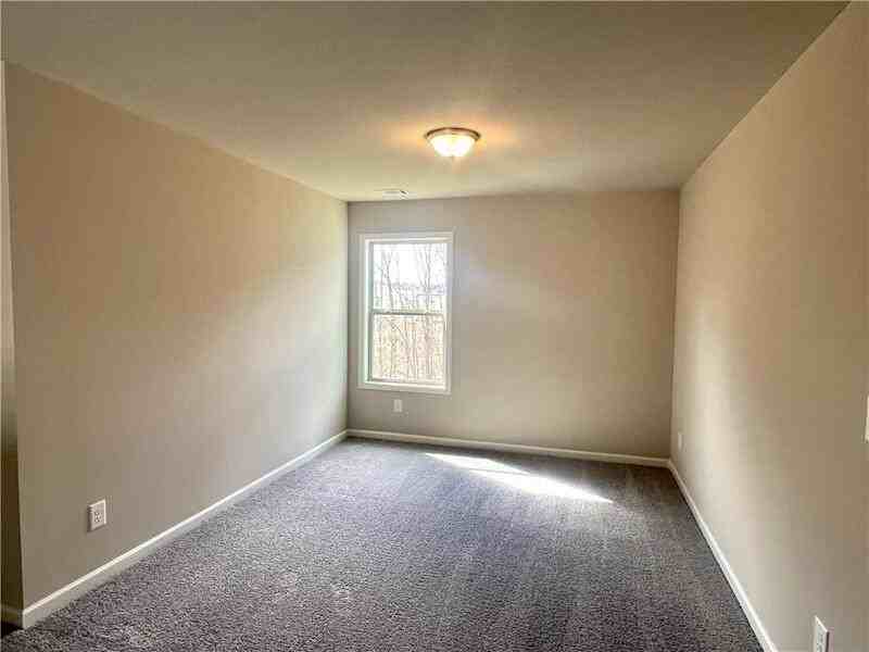 110 Auburn Crossing Way - Photo 4 of 15