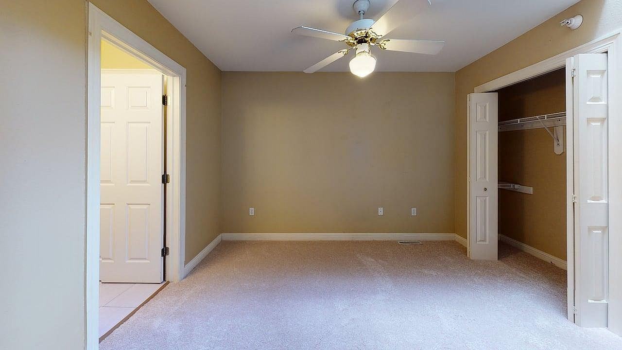 Victory Court - Photo 6 of 33