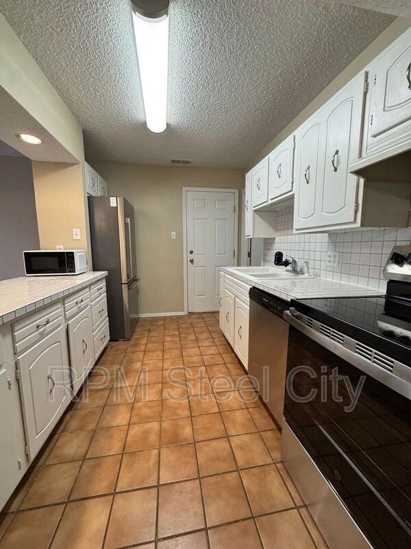 118 Scotland Rd #C - Photo 6 of 22