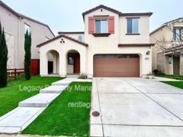 featured image of 3879 Ivan Way