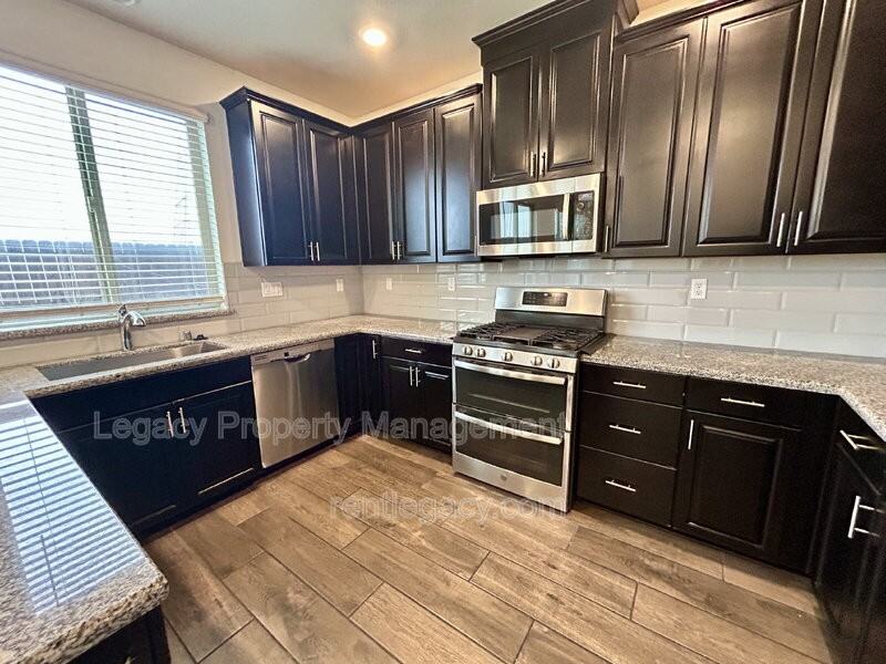 3879 Ivan Way - Photo 6 of 26