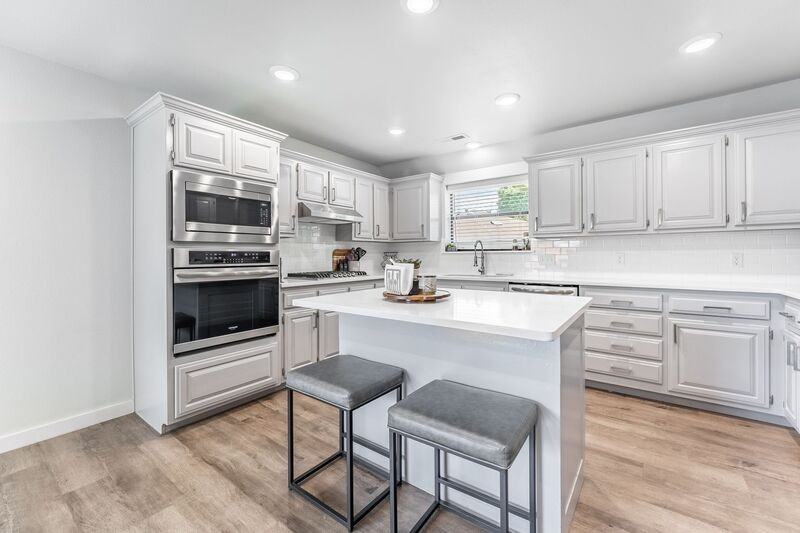 1906 Se Taylor St - Photo 7 of 23