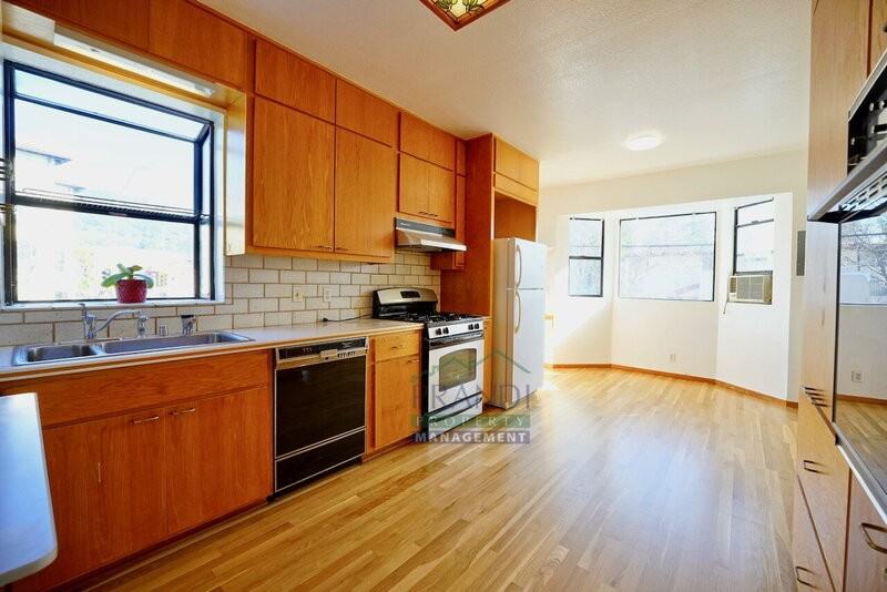 404 1st St - Photo 4 of 13