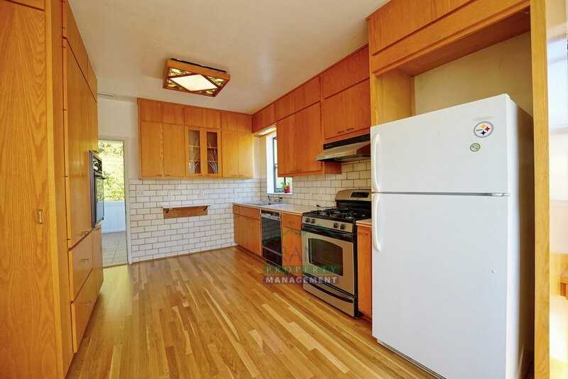 404 1st St - Photo 7 of 13