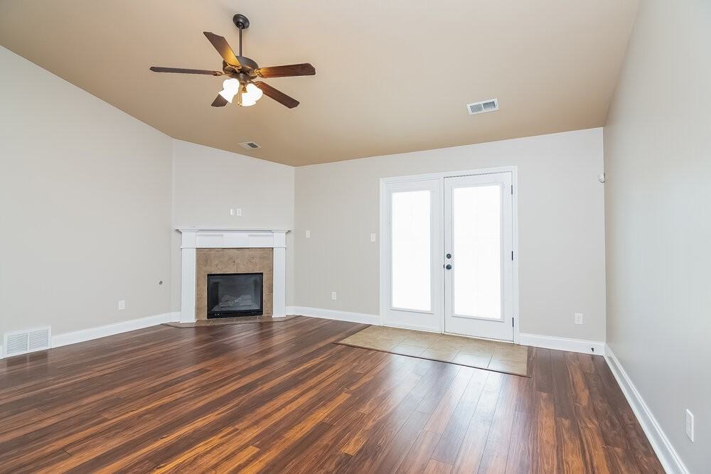 2851 S Hartland Dr - Photo 2 of 15