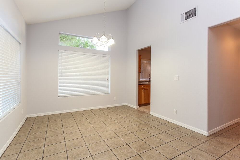 7712 Sparrowgate Ave - Photo 4 of 17