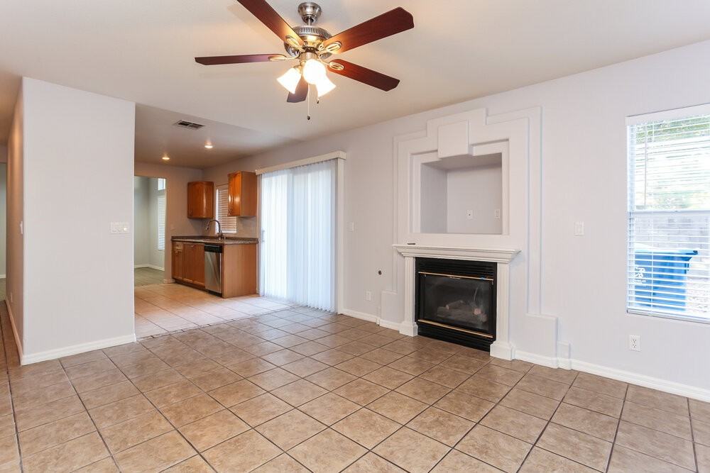 7712 Sparrowgate Ave - Photo 7 of 17