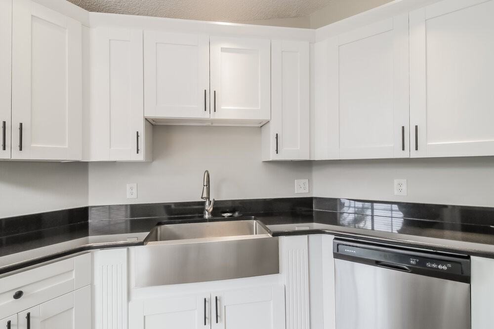 2630 Delcrest Dr - Photo 6 of 16